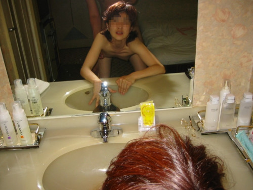 【鏡ハメ撮り】素人カップルがラブホでやりがちな“鏡前セックス”のハメ撮り画像（30枚）・7枚目