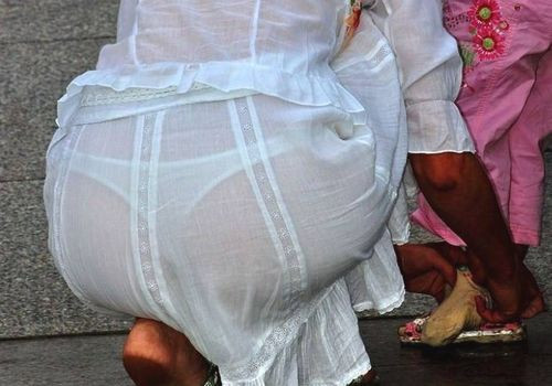 【透けパン】白いパンツやスカートから下着が思っくそ透けてる“透けパン素人”の街撮りエロ画像