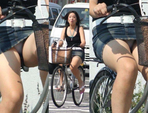 【パンチラ盗撮】ミニスカで自転車に乗る女の子を狙ったパンチラ自転車盗撮画像！！・9枚目