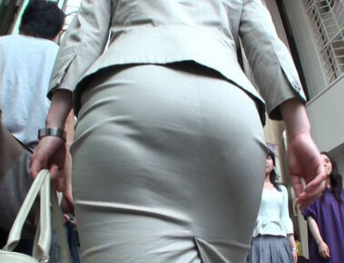 【街撮りタイトスカート】OLタイトスカートという日本人の短足寸胴体型を見事に隠しているお尻盗撮エロ画像・5枚目